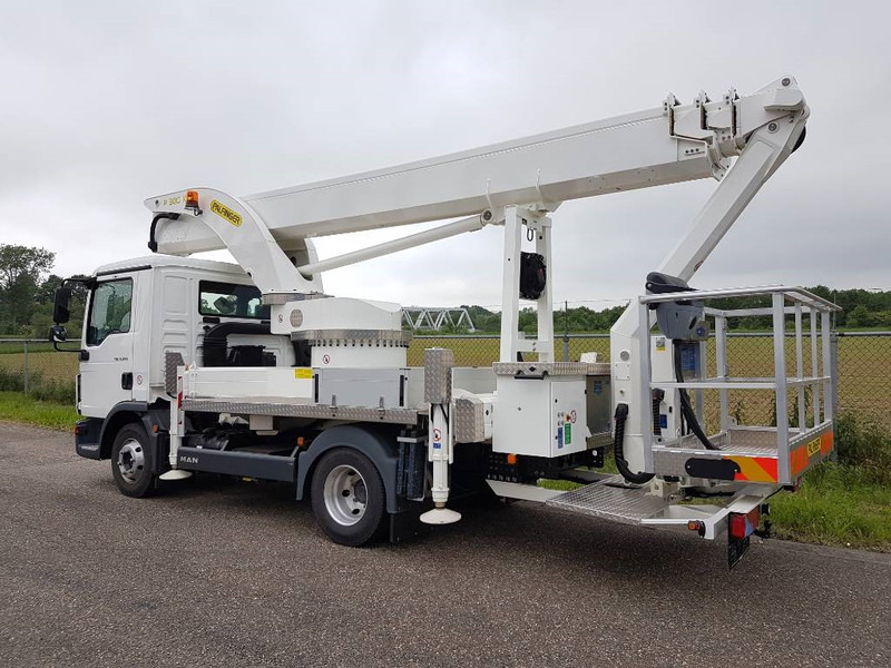 Palfinger P 300 KS | 2022 - Truck with aerial platform: picture 3 Palfinger P 300 KS | 2022 - Truck with aerial platform: picture 3