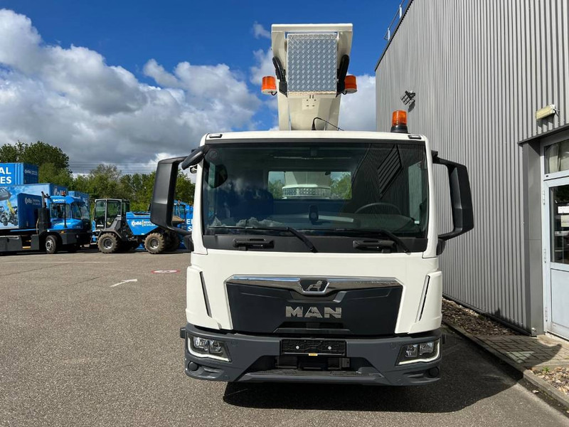Palfinger P 300 KS - Truck with aerial platform: picture 3 Palfinger P 300 KS - Truck with aerial platform: picture 3