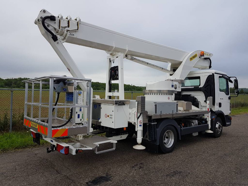Palfinger P 300 KS - Truck with aerial platform: picture 5 Palfinger P 300 KS - Truck with aerial platform: picture 5