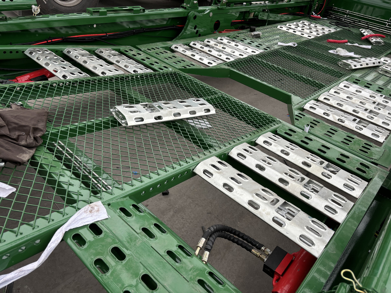 - Autotransporter semi-trailer: picture 4 - Autotransporter semi-trailer: picture 4