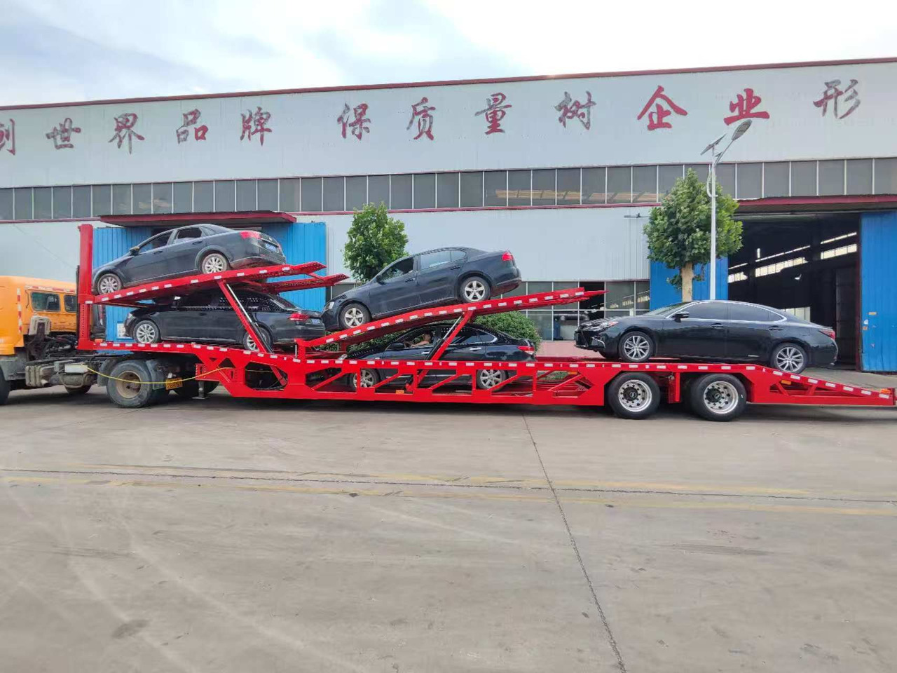 - Autotransporter semi-trailer: picture 2 - Autotransporter semi-trailer: picture 2