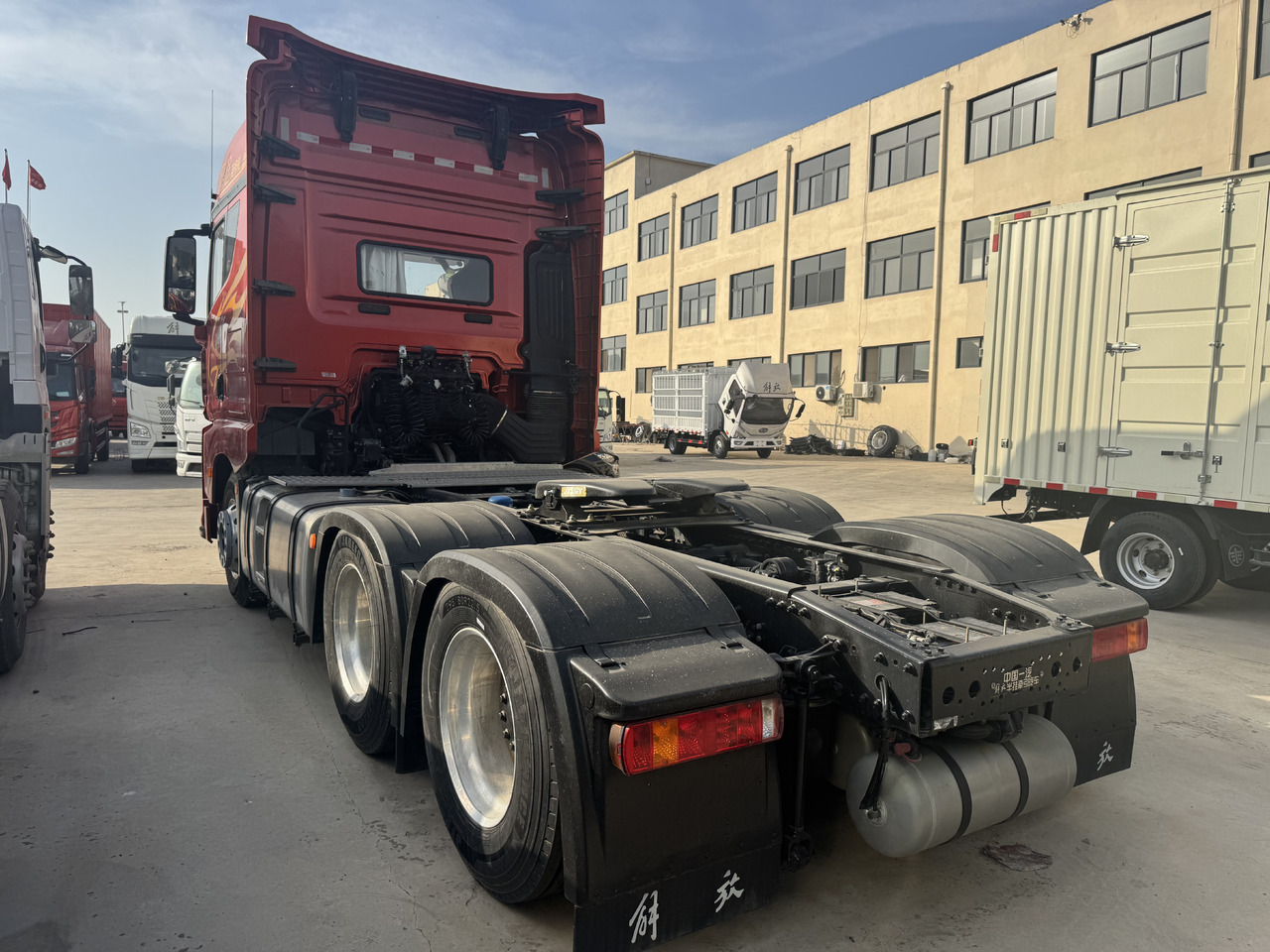 FAW - Tractor truck: picture 3 FAW - Tractor truck: picture 3