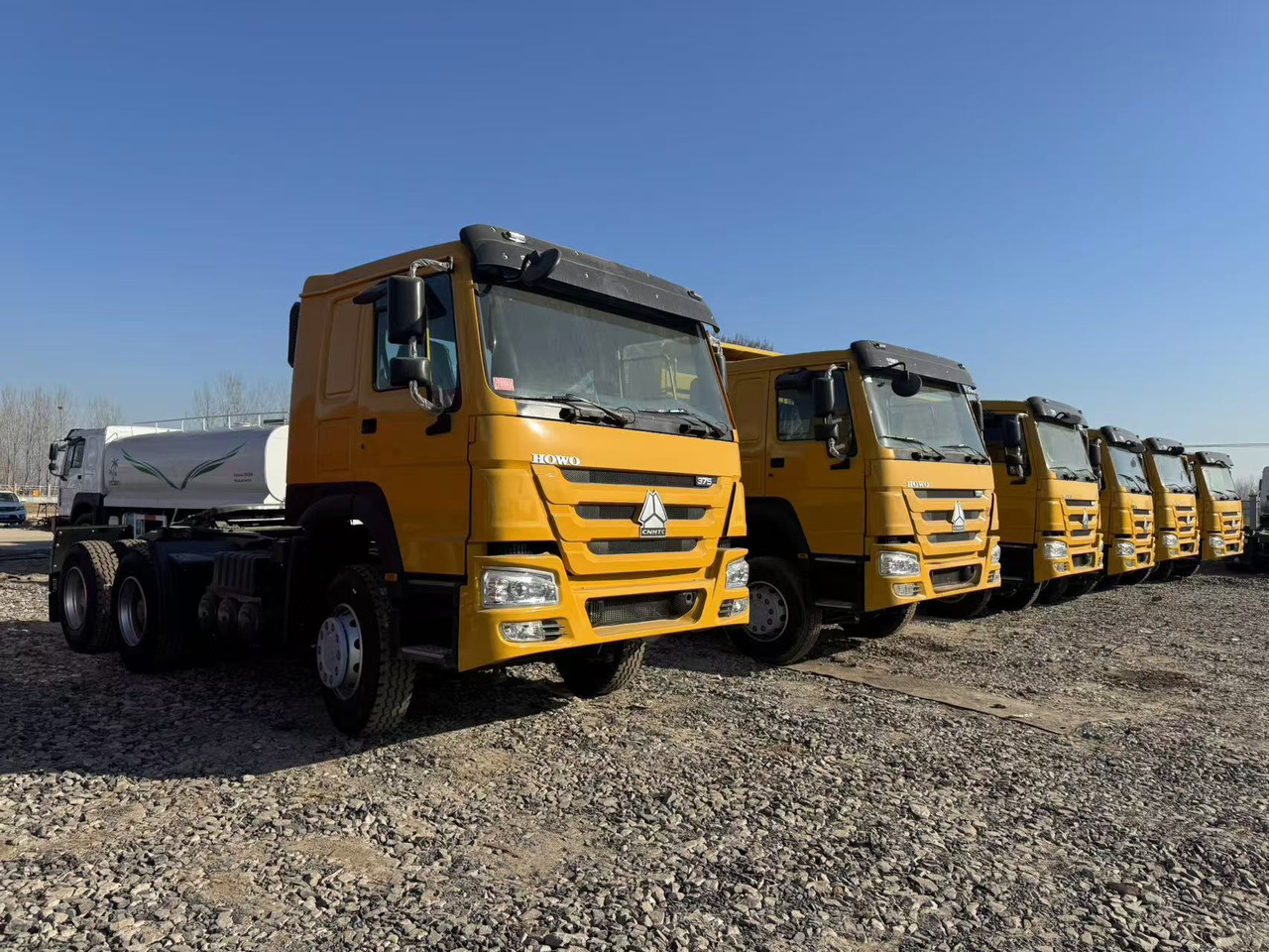 HOWO - Tractor truck: picture 1 HOWO - Tractor truck: picture 1