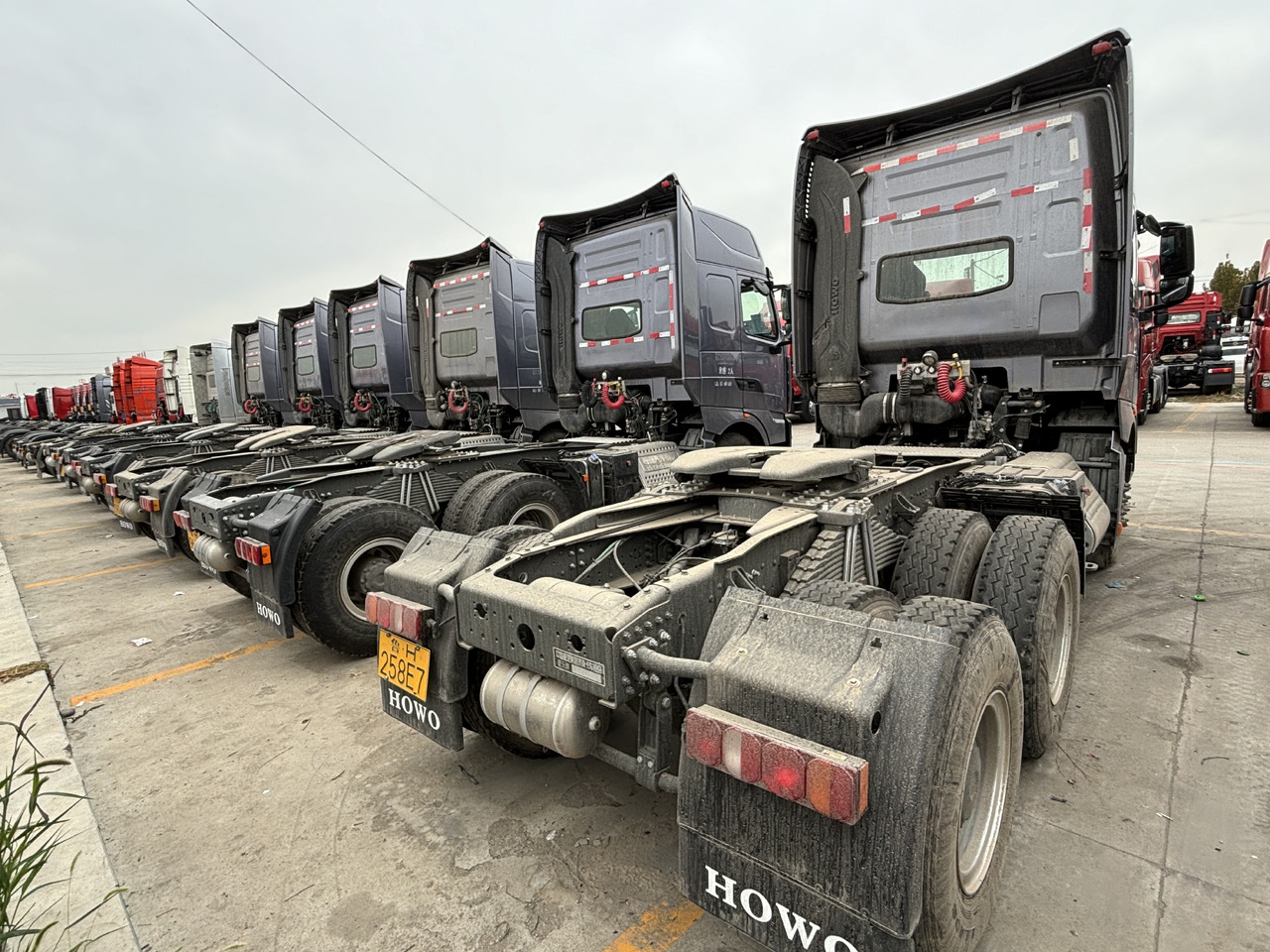 HOWO TRACTOR - Tractor truck: picture 4 HOWO TRACTOR - Tractor truck: picture 4