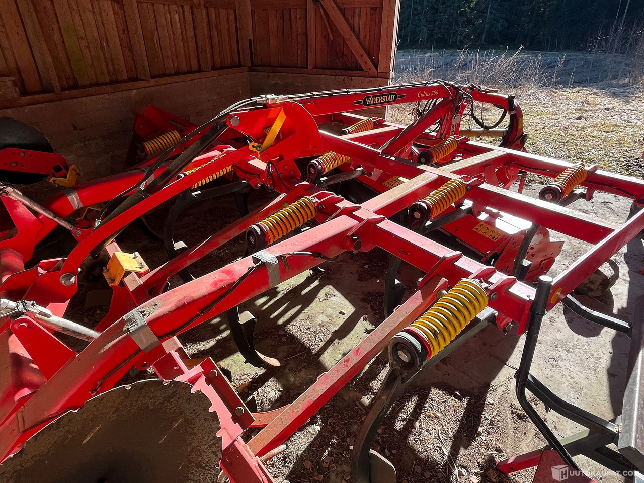 Väderstad Cultus CS 300, kultivaattori varpajyrällä, loistokunnossa, 2017, Salo - Agricultural machinery: picture 4 Väderstad Cultus CS 300, kultivaattori varpajyrällä, loistokunnossa, 2017, Salo - Agricultural machinery: picture 4