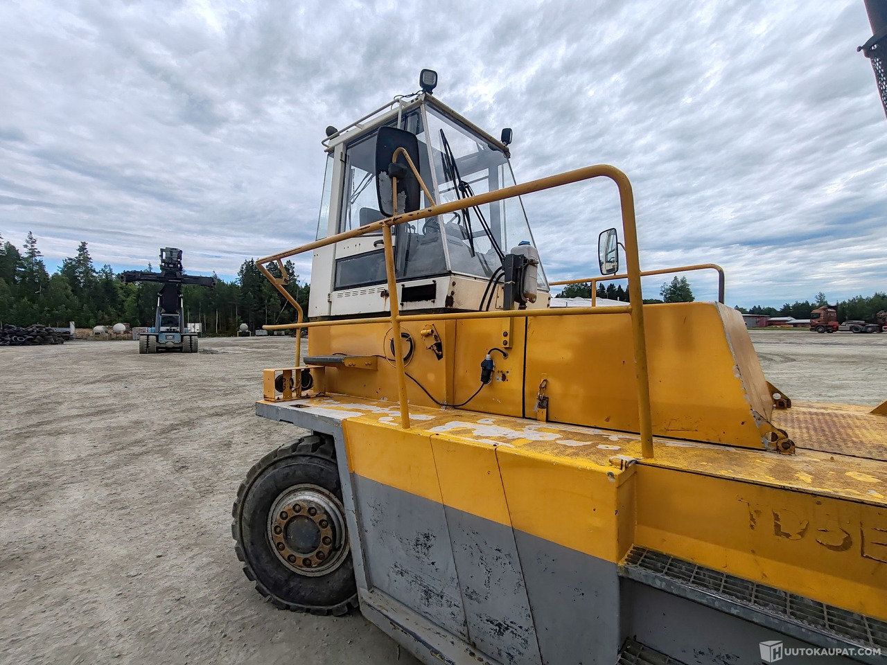 Valmet TD5ECR kontinkäsittelytrukki, 1993, Huittinen - Construction machinery: picture 3 Valmet TD5ECR kontinkäsittelytrukki, 1993, Huittinen - Construction machinery: picture 3