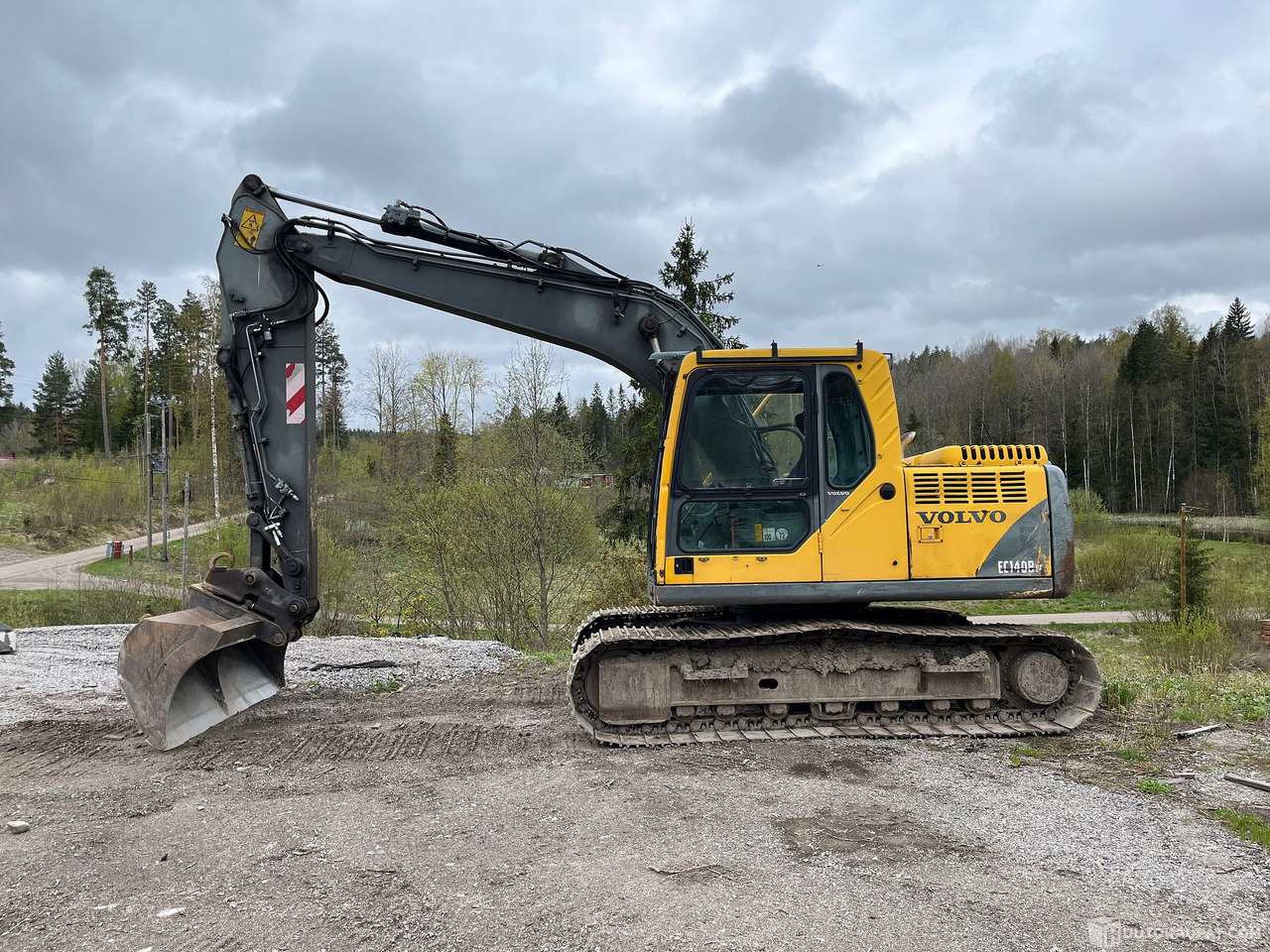 Volvo EC140B, kaivinkone, lähes uudet telat, 2002, Vihti - Crawler excavator: picture 1 Volvo EC140B, kaivinkone, lähes uudet telat, 2002, Vihti - Crawler excavator: picture 1