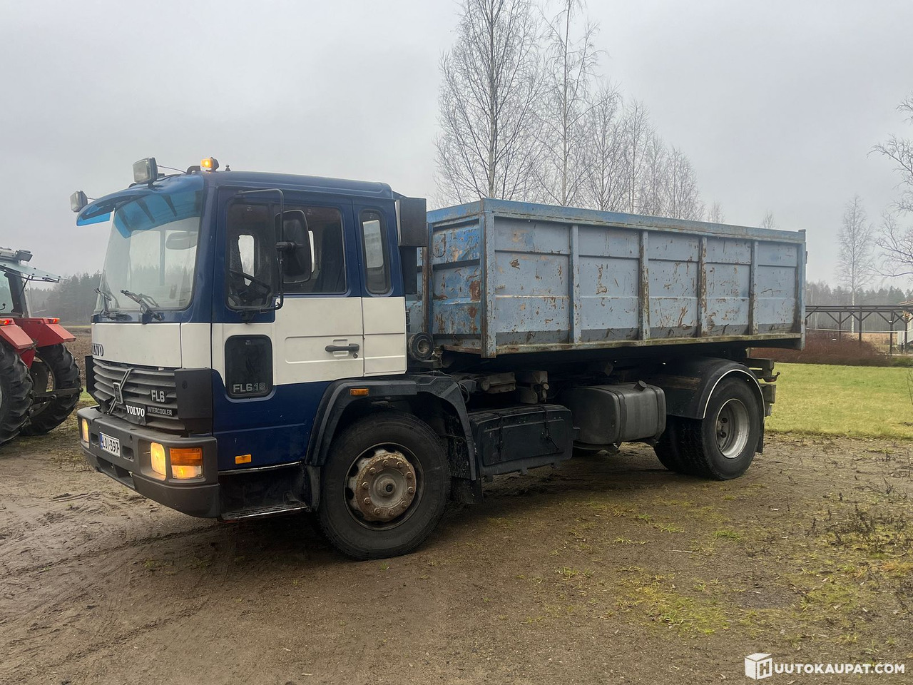 Volvo FL618 swap-body truck with two platforms, 1992, Hämeenlinna - Container transporter/ Swap body truck: picture 2 Volvo FL618 swap-body truck with two platforms, 1992, Hämeenlinna - Container transporter/ Swap body truck: picture 2