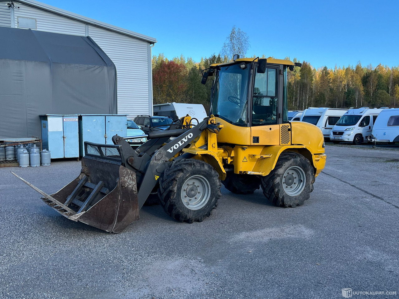 Volvo L35B Pro, pyöräkuormaaja avattavalla kauhalla ja piikeillä, 2005, Vihti - Wheel loader: picture 1 Volvo L35B Pro, pyöräkuormaaja avattavalla kauhalla ja piikeillä, 2005, Vihti - Wheel loader: picture 1