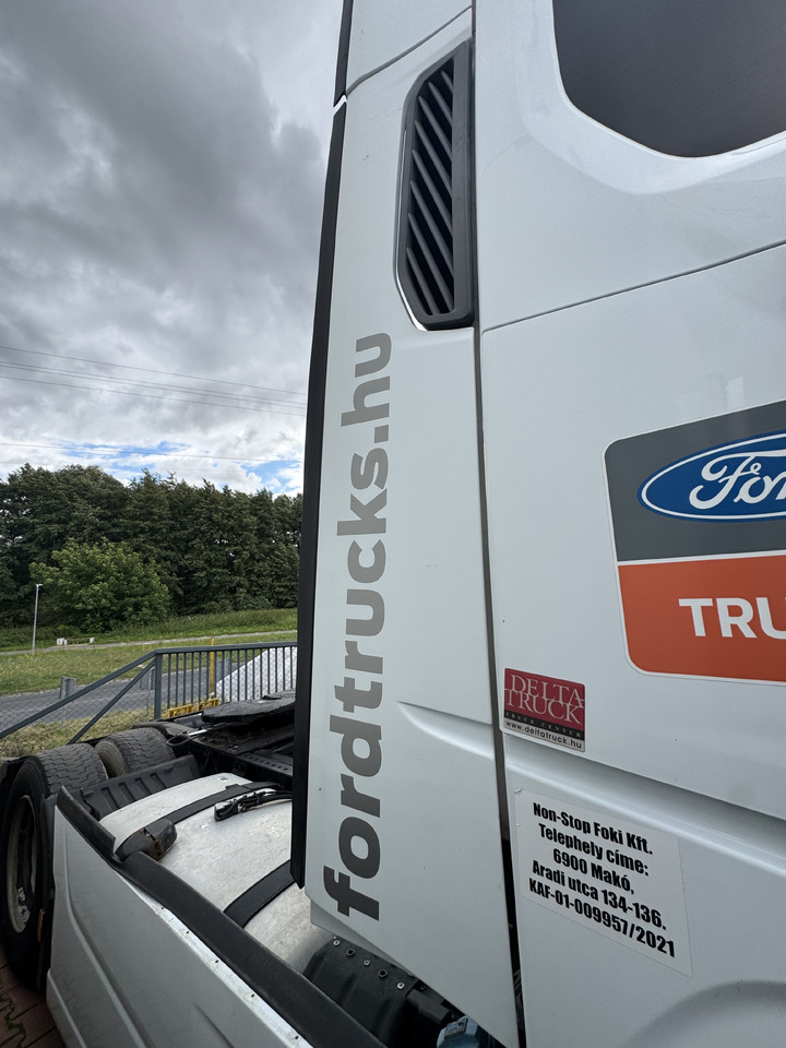 Ford F-Max Cargo - Cab: picture 1 Ford F-Max Cargo - Cab: picture 1