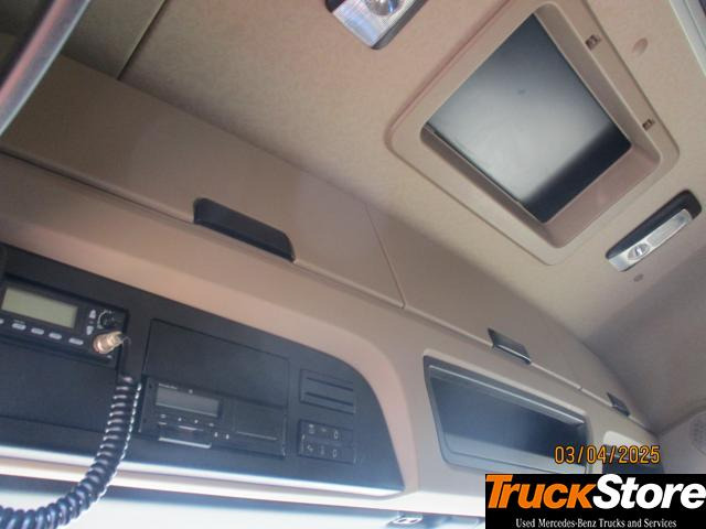 Tractor truck Mercedes-Benz Actros 1845 LS: picture 9