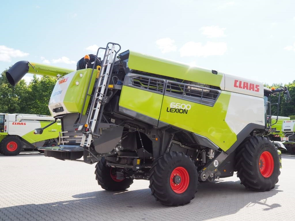 Claas Lexion 6600 + V680 - Combine harvester: picture 3 Claas Lexion 6600 + V680 - Combine harvester: picture 3