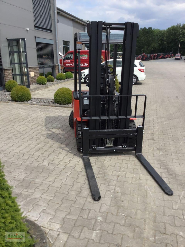 EP Equipment EFL181 - Electric forklift: picture 2 EP Equipment EFL181 - Electric forklift: picture 2