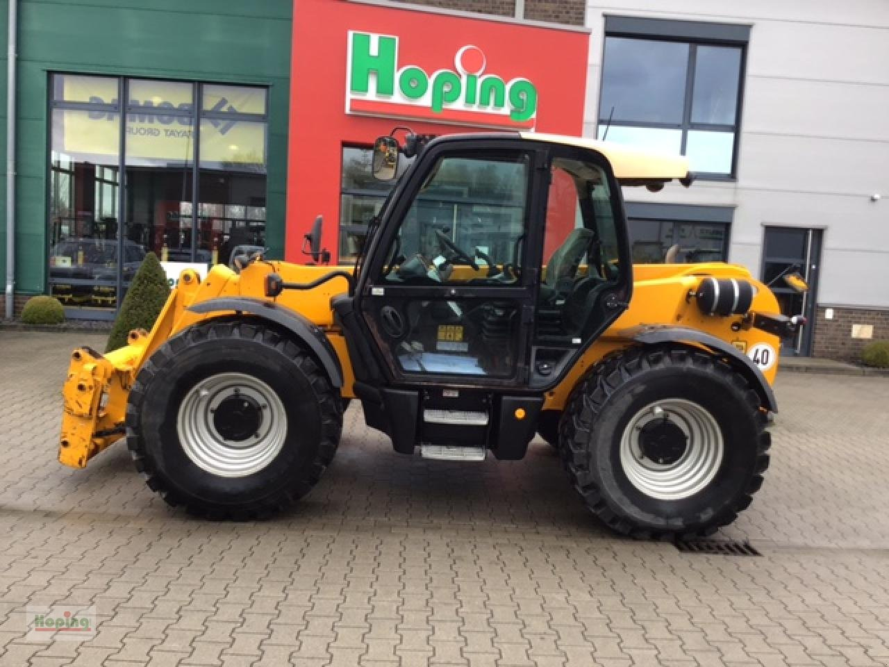 JCB 541-70 - Telescopic handler: picture 1 JCB 541-70 - Telescopic handler: picture 1