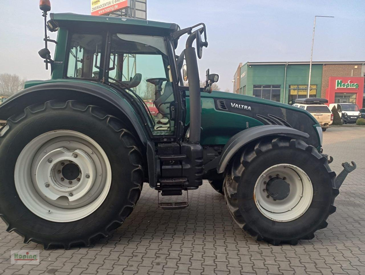 Valtra T203 D - Farm tractor: picture 4 Valtra T203 D - Farm tractor: picture 4