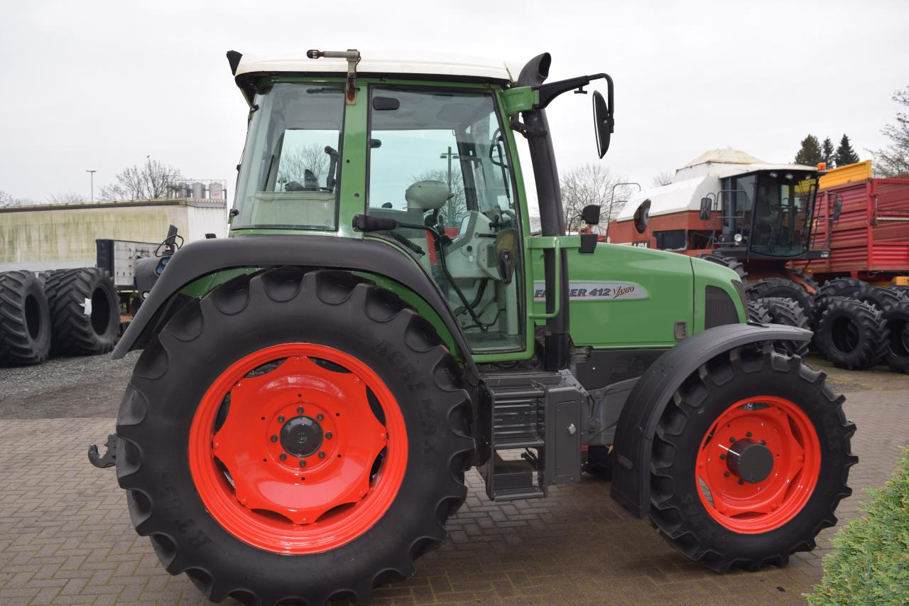 Fendt 412 Vario - Farm tractor: picture 4 Fendt 412 Vario - Farm tractor: picture 4