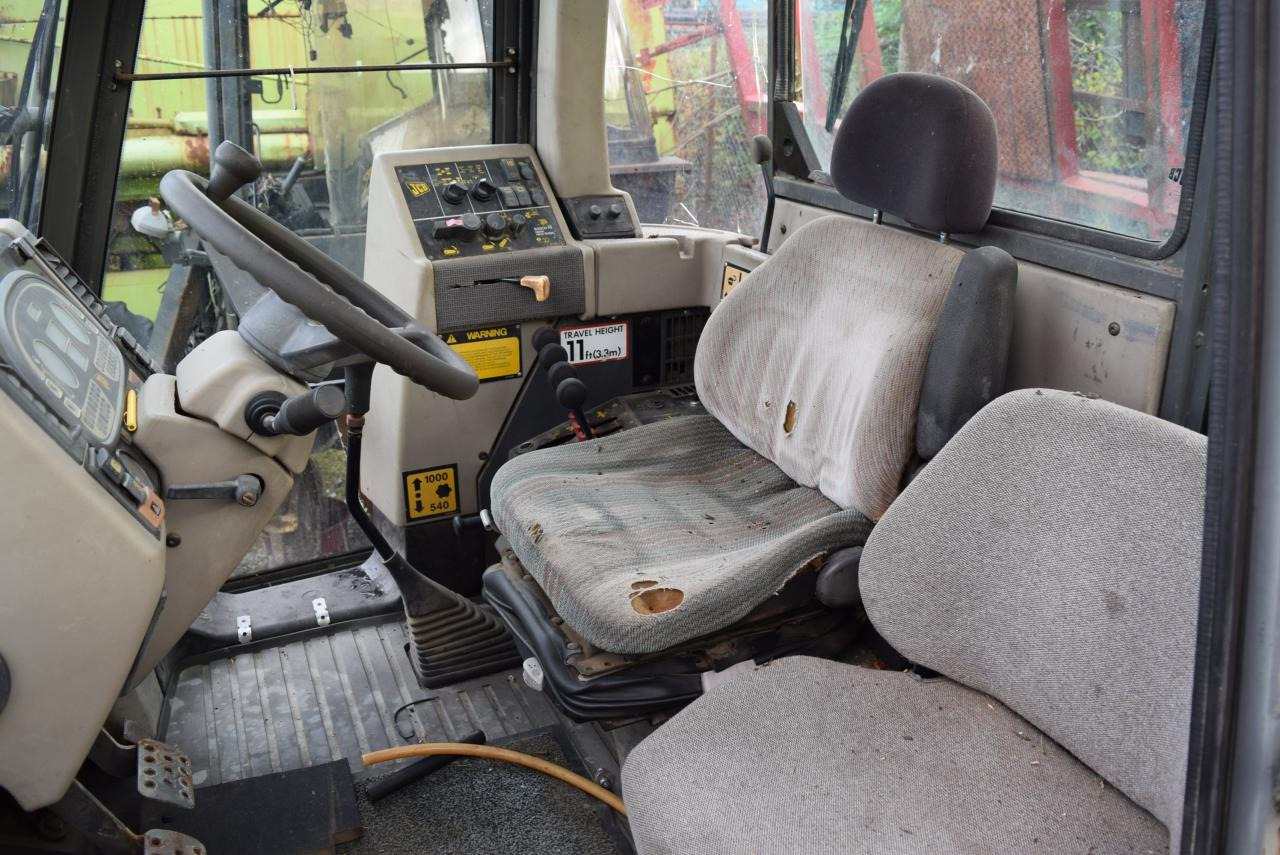 Farm tractor JCB Fastrac 2150: picture 6