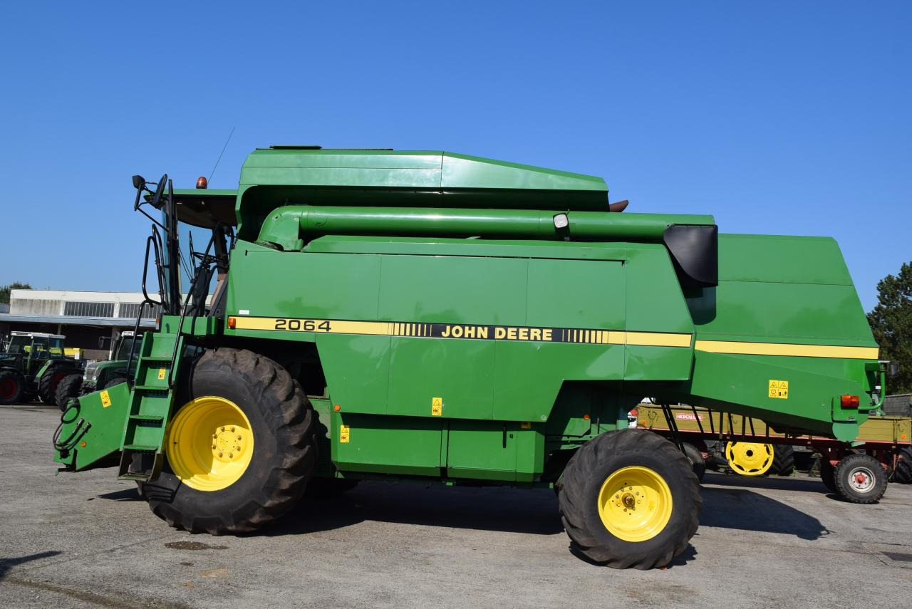 John Deere 2064 - Combine harvester: picture 3 John Deere 2064 - Combine harvester: picture 3
