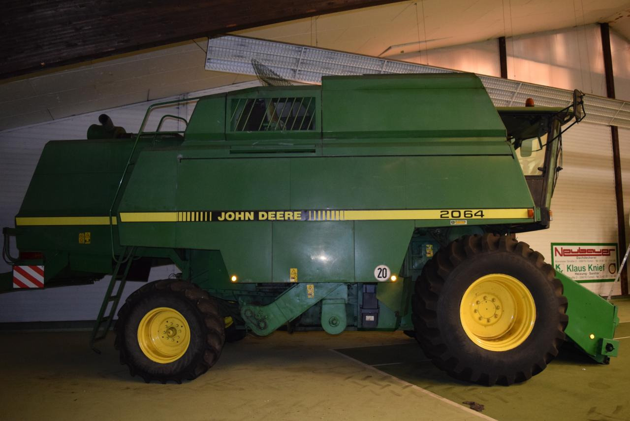 John Deere 2064 - Combine harvester: picture 5 John Deere 2064 - Combine harvester: picture 5