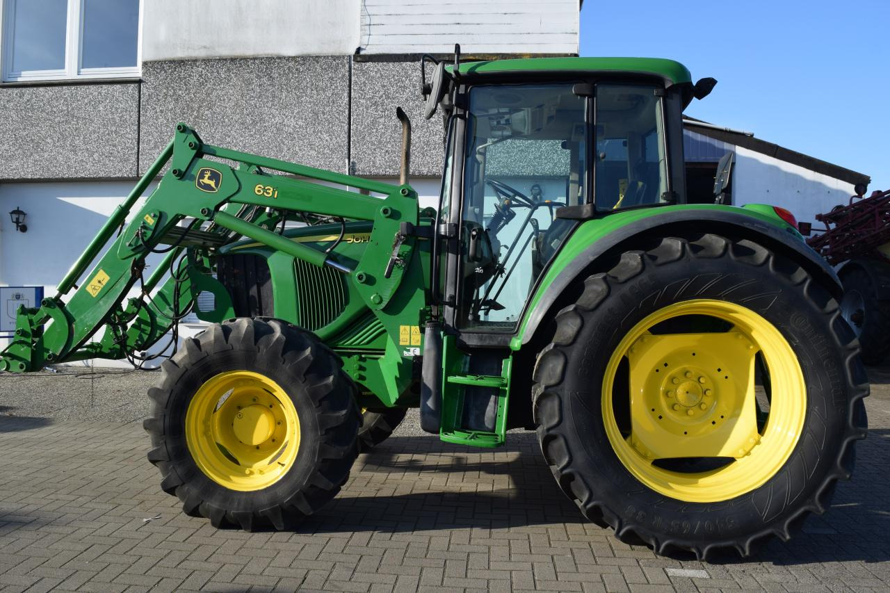 John Deere 6220 - Farm tractor: picture 1 John Deere 6220 - Farm tractor: picture 1
