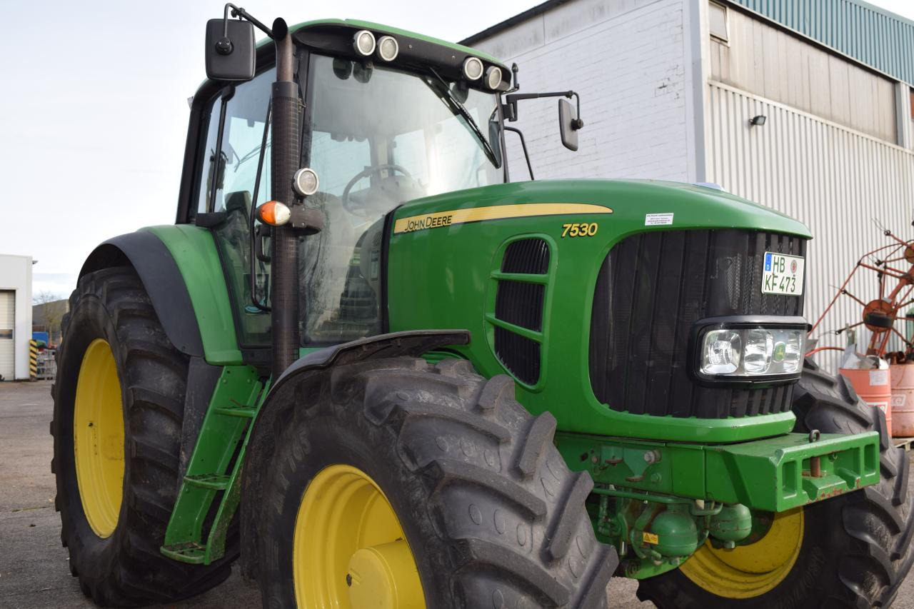 John Deere 7530 Premium - Farm tractor: picture 3 John Deere 7530 Premium - Farm tractor: picture 3