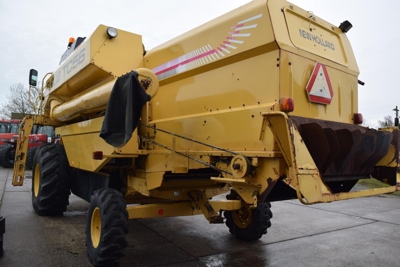 New Holland TC 56 - Combine harvester: picture 5 New Holland TC 56 - Combine harvester: picture 5