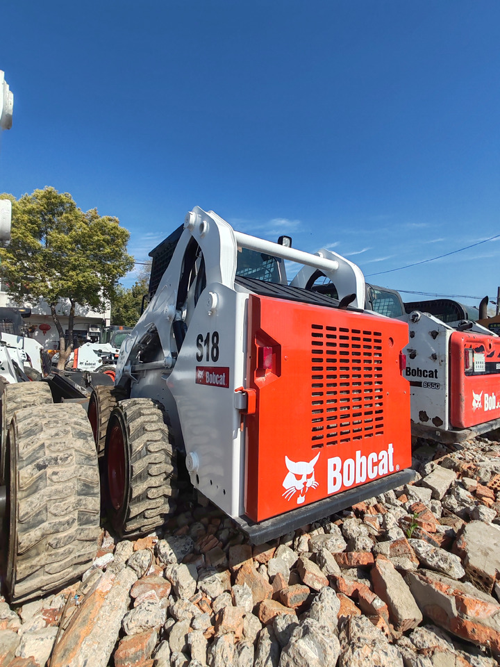 Skid steer loader BOBCAT S18: picture 7