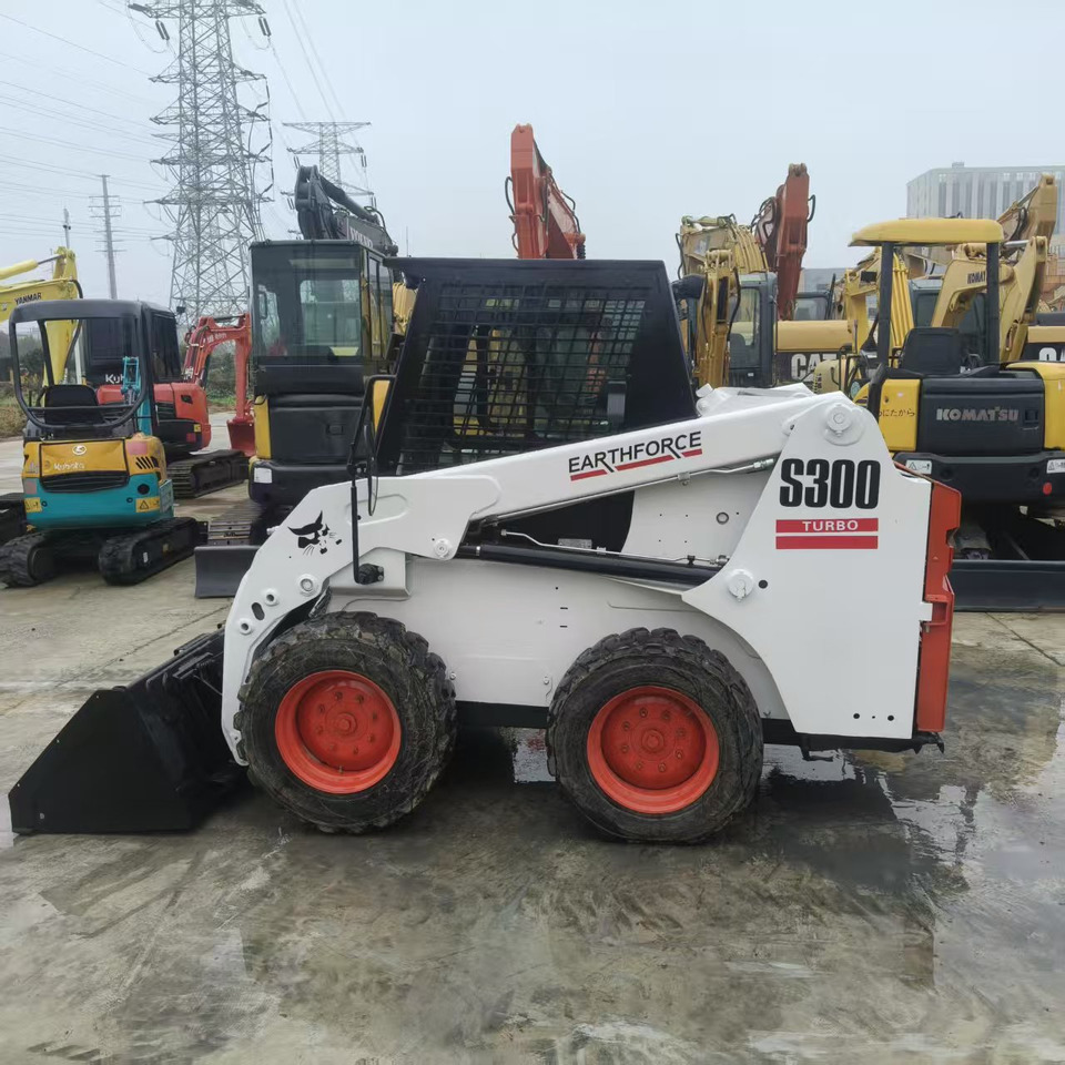 Bobcat S300 - Skid steer loader: picture 1 Bobcat S300 - Skid steer loader: picture 1