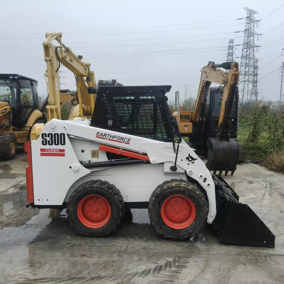 Bobcat S300 - Skid steer loader: picture 5 Bobcat S300 - Skid steer loader: picture 5