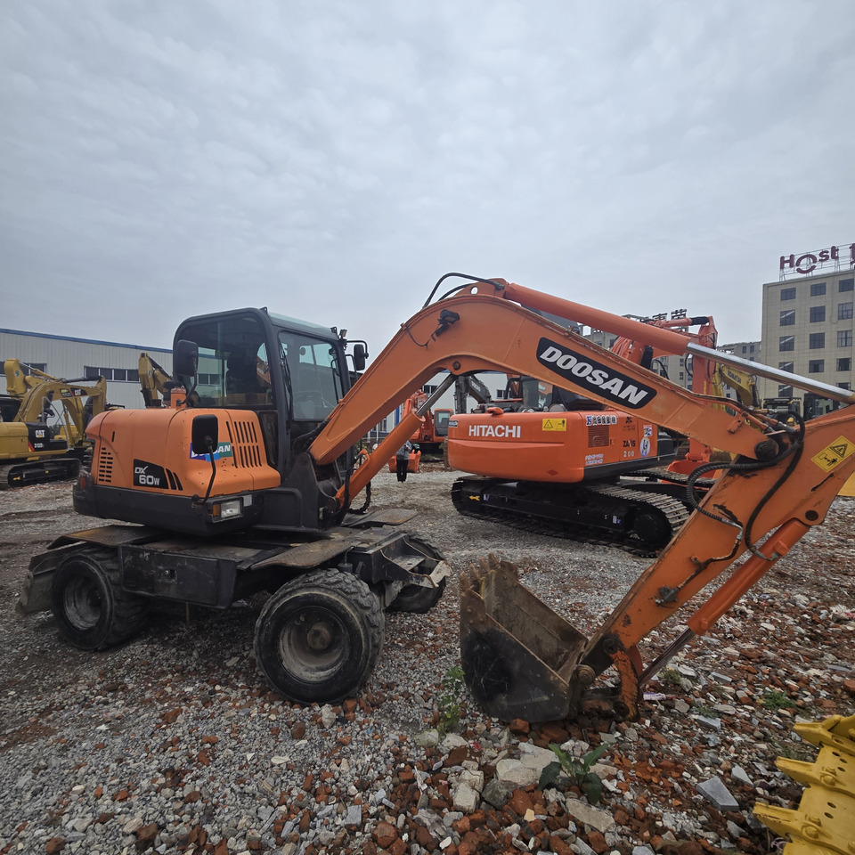 DOOSAN DX60W - Wheel excavator: picture 2 DOOSAN DX60W - Wheel excavator: picture 2