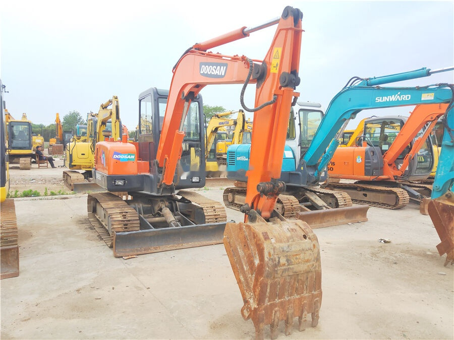 Mini excavator Doosan DH55-V: picture 7