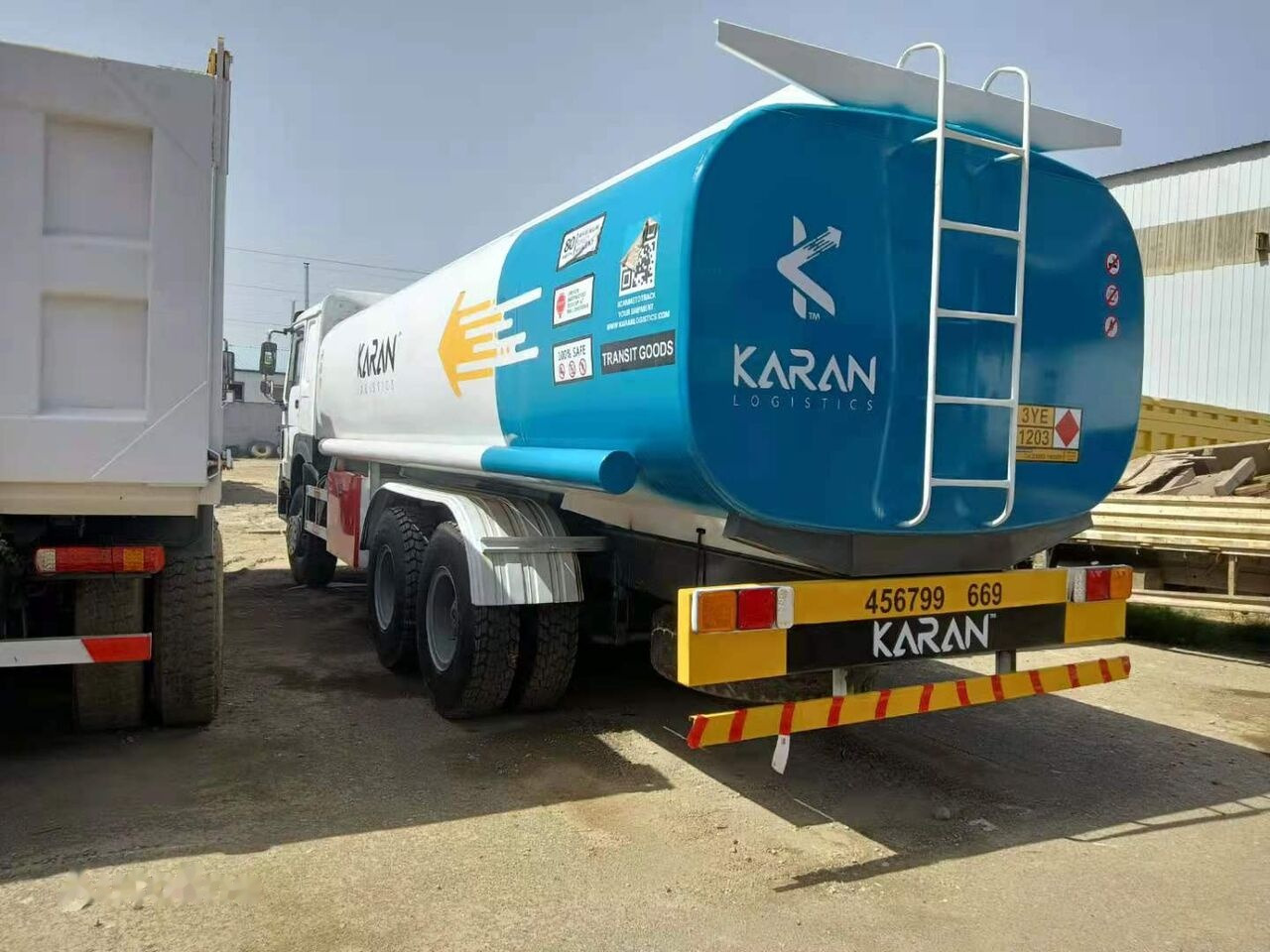 Tanker truck for transportation of fuel Howo: picture 6