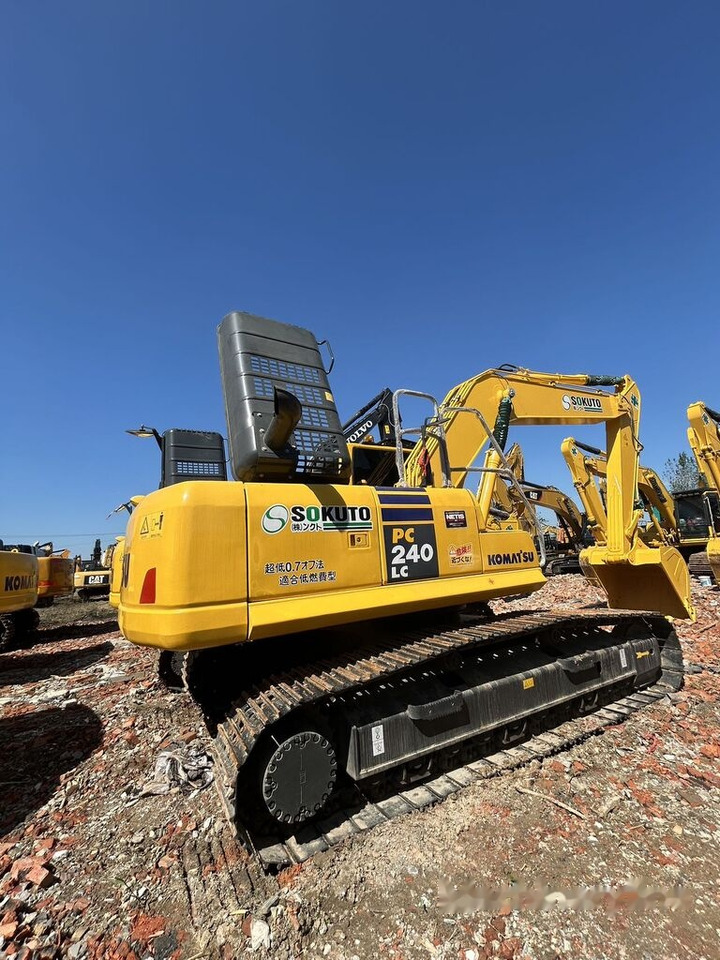 Komatsu PC240LC - Crawler excavator: picture 5 Komatsu PC240LC - Crawler excavator: picture 5