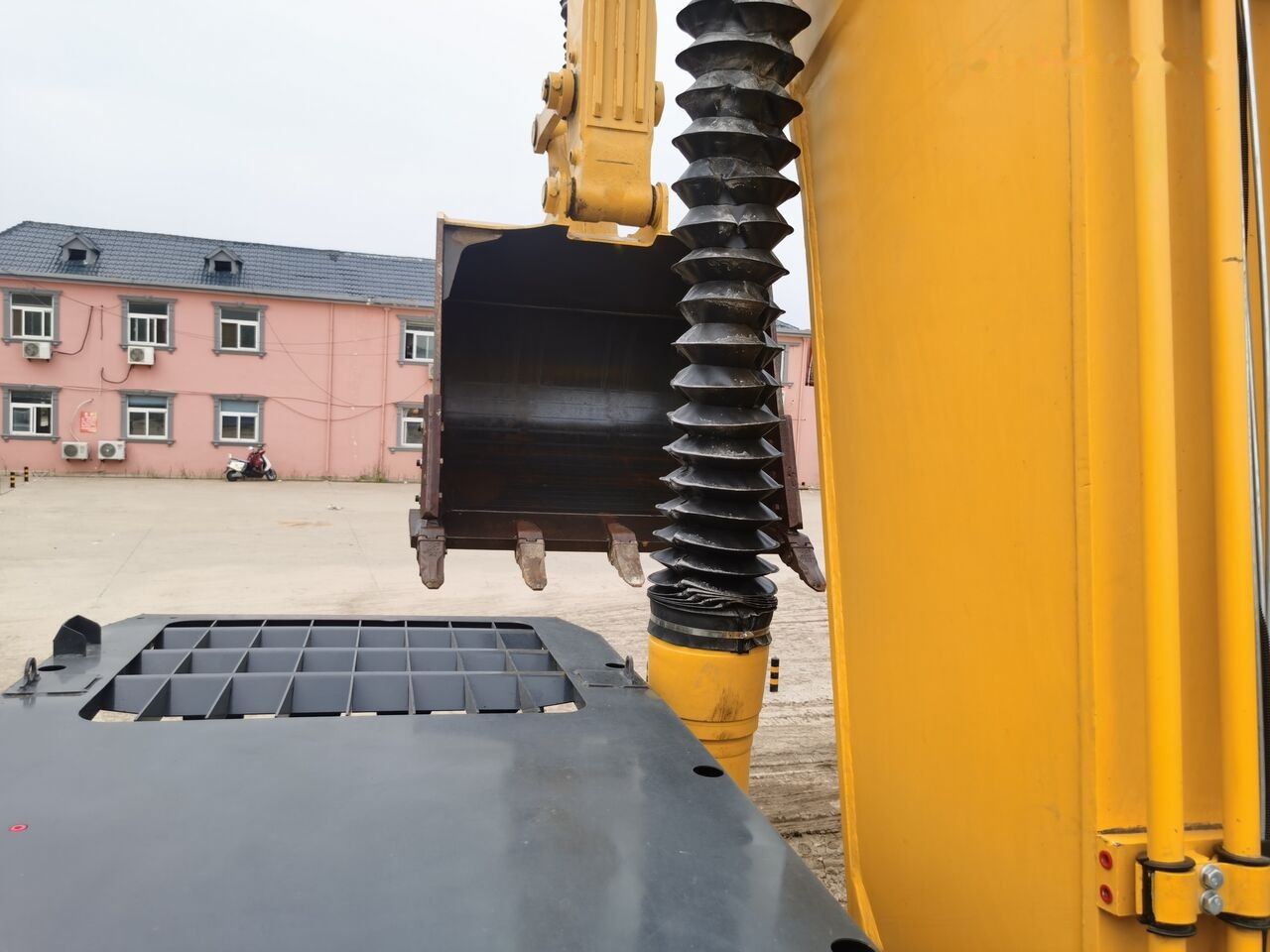 Komatsu PC450-8 - Crawler excavator: picture 1 Komatsu PC450-8 - Crawler excavator: picture 1