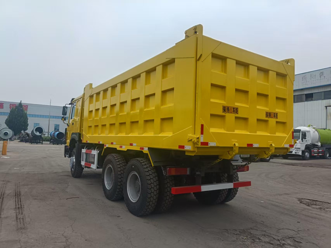 Tipper SINOTRUK HOWO 6x4: picture 6