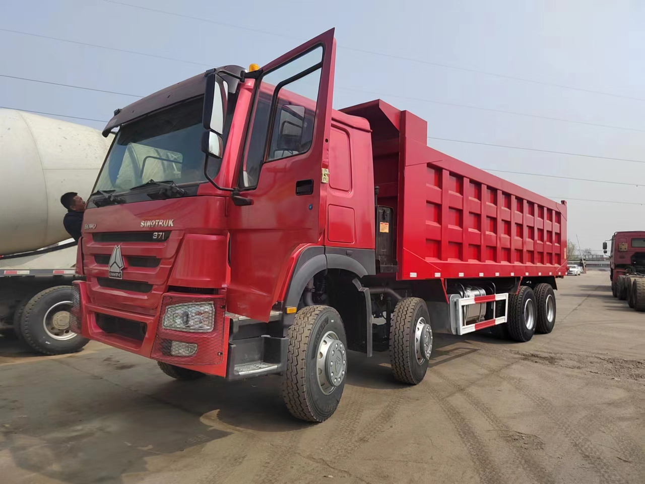 SINOTRUK Howo - Tipper: picture 3 SINOTRUK Howo - Tipper: picture 3