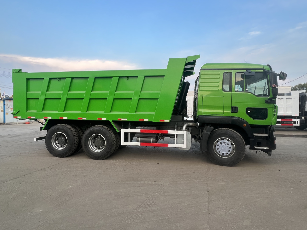 SINOTRUK TX 6x4 - Tipper: picture 3 SINOTRUK TX 6x4 - Tipper: picture 3