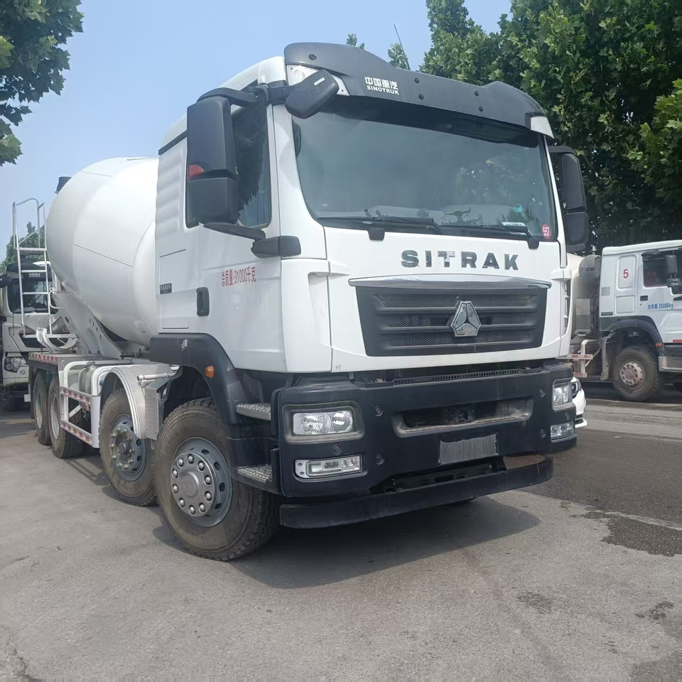 SITRAK 8m³ concrete mixer truck - Tanker truck: picture 1 SITRAK 8m³ concrete mixer truck - Tanker truck: picture 1