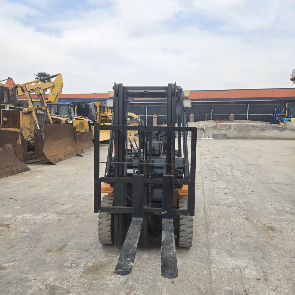 Toyota FD30 - Diesel forklift: picture 4 Toyota FD30 - Diesel forklift: picture 4