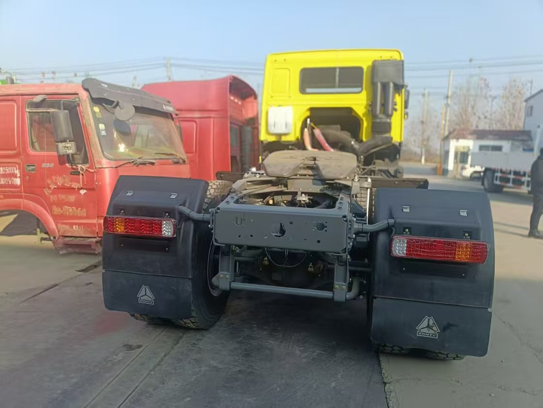 SINOTRUK HOWO 430 - Tractor truck: picture 4 SINOTRUK HOWO 430 - Tractor truck: picture 4