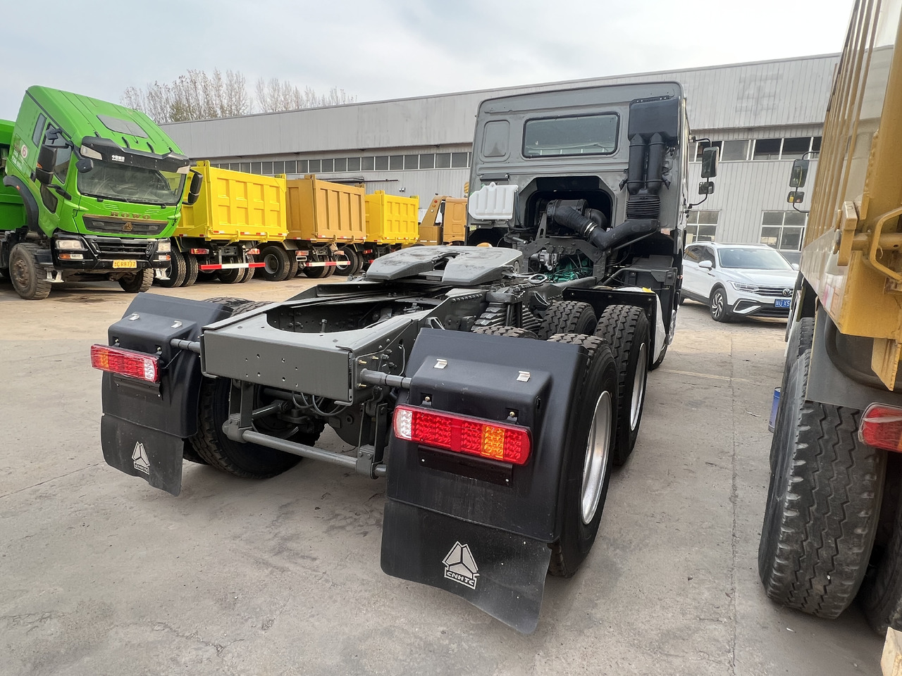 SINOTRUK HOWO - Tractor truck: picture 3 SINOTRUK HOWO - Tractor truck: picture 3