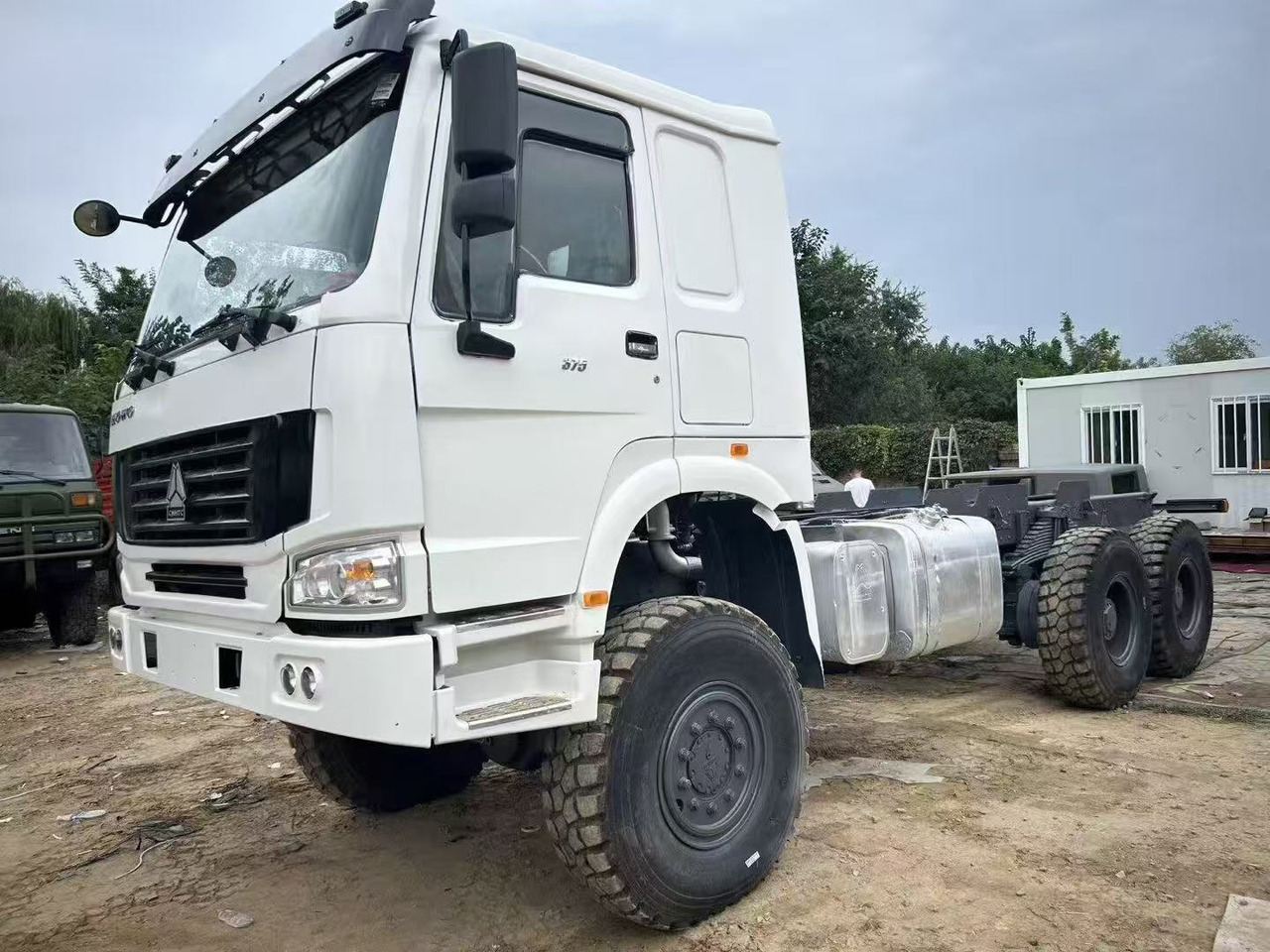 SINOTRUK HOWO - Tractor truck: picture 2 SINOTRUK HOWO - Tractor truck: picture 2