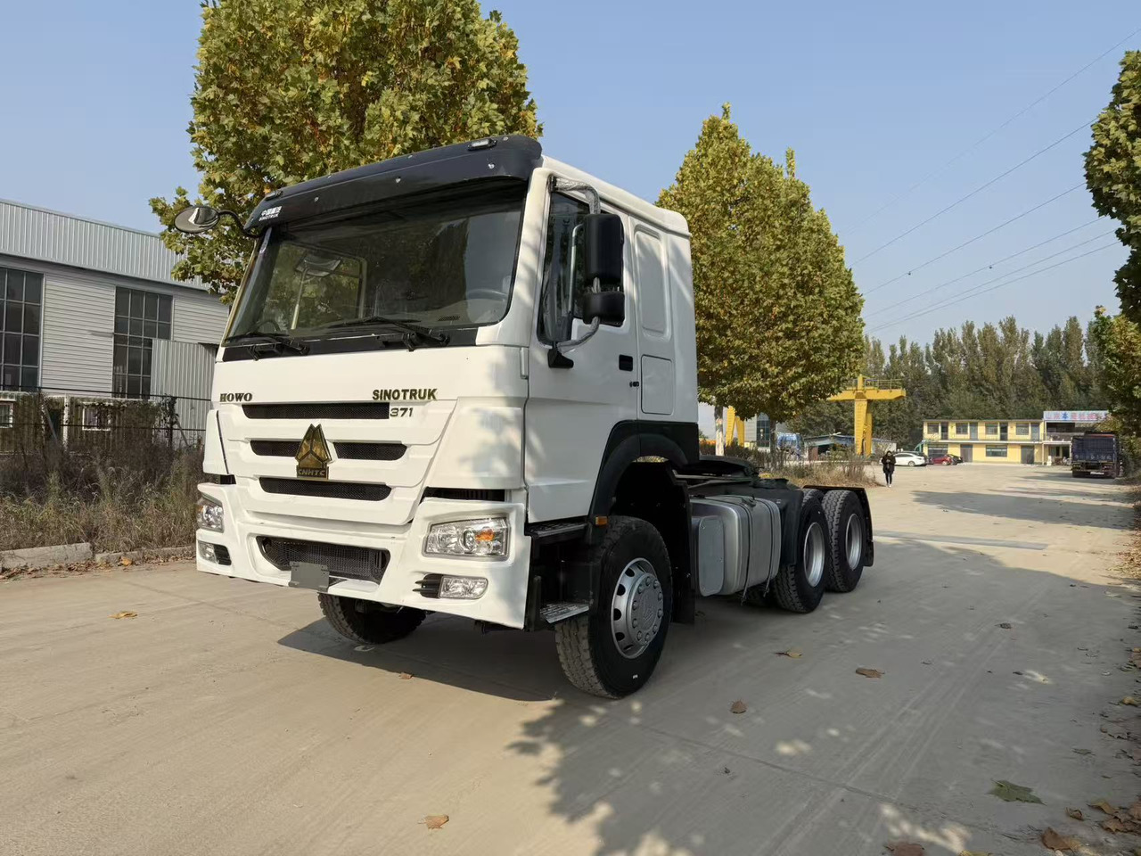 SINOTRUK Howo tractor head - Tractor truck: picture 1 SINOTRUK Howo tractor head - Tractor truck: picture 1