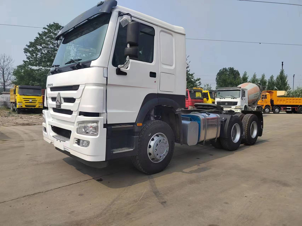 SINOTRUK Howo trailer head - Tractor truck: picture 1 SINOTRUK Howo trailer head - Tractor truck: picture 1