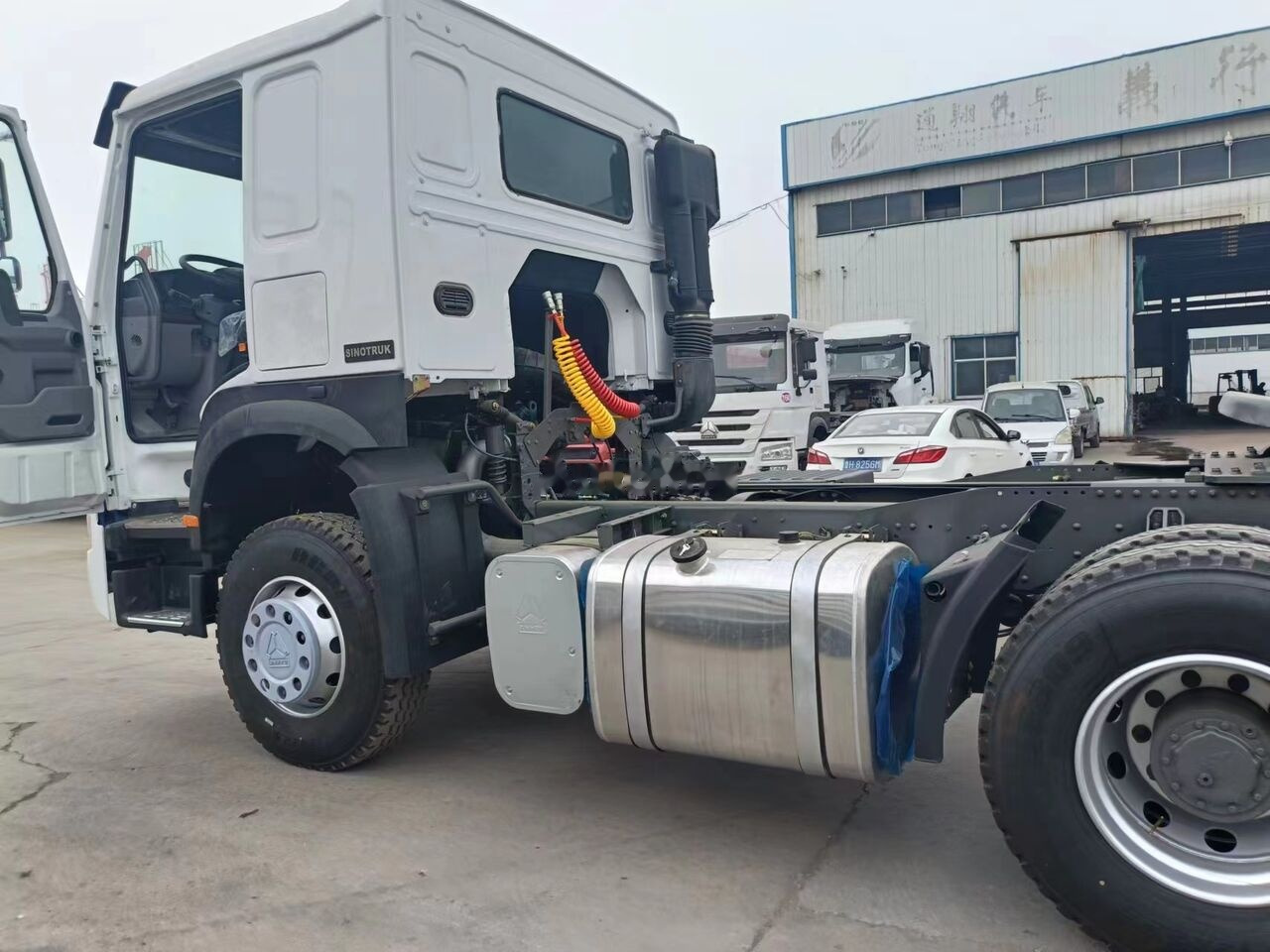 Sinotruk Howo 371 - Tractor truck: picture 2 Sinotruk Howo 371 - Tractor truck: picture 2