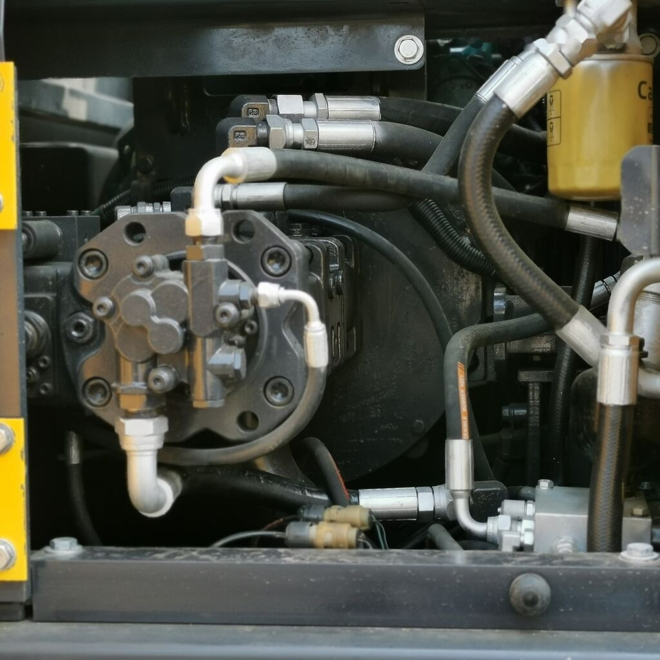 Crawler excavator Volvo EC140: picture 9