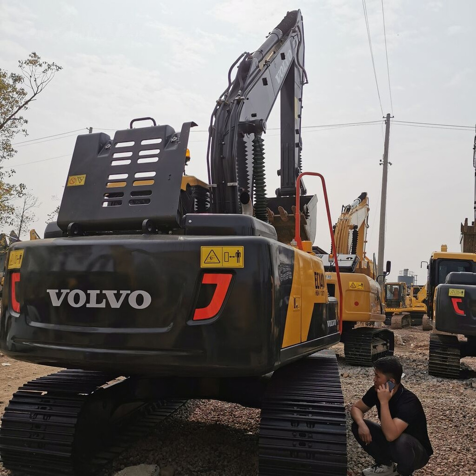 Crawler excavator Volvo EC140: picture 6