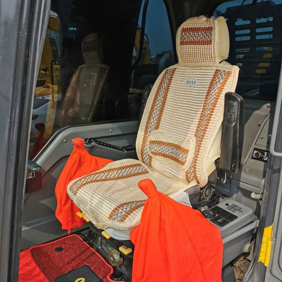 Crawler excavator Volvo EC140: picture 8