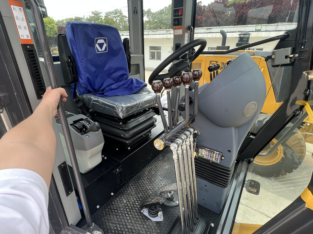 XCMG GR215 - Grader: picture 5 XCMG GR215 - Grader: picture 5