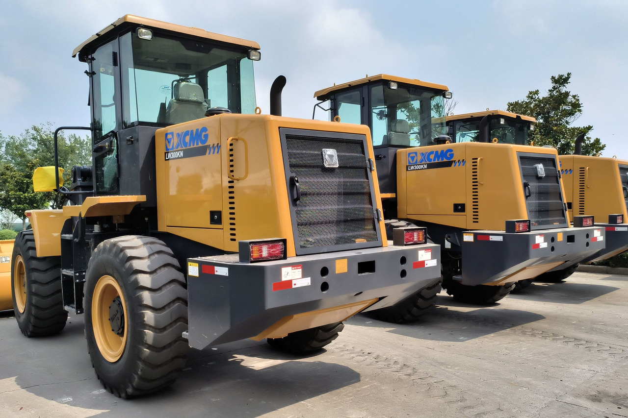 XCMG LW300KN - Wheel loader: picture 1 XCMG LW300KN - Wheel loader: picture 1